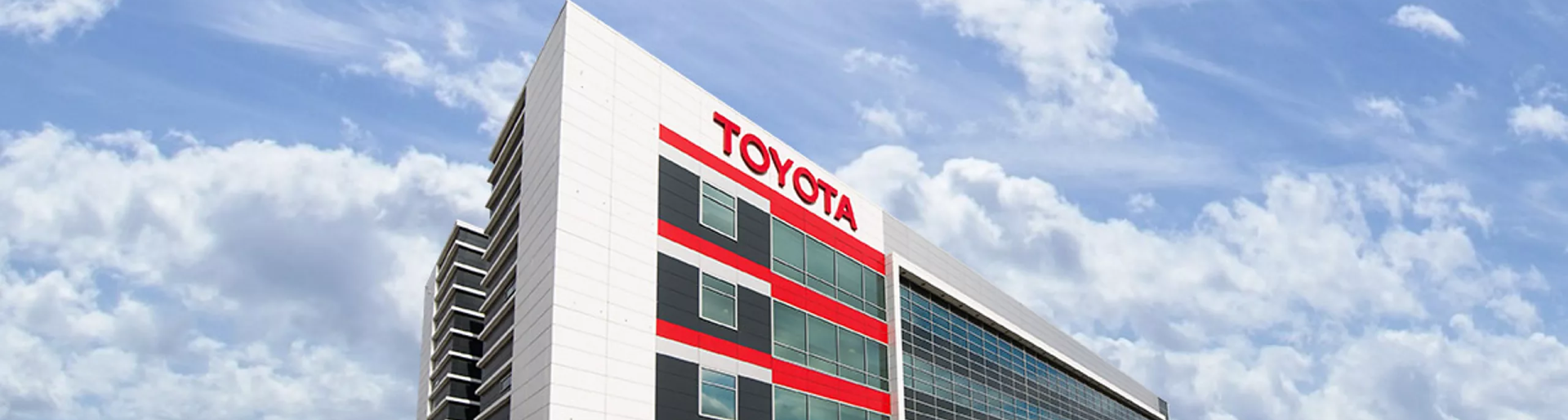 Изображение на странице TOYOTA ПОДВЕЛА ИТОГИ ПРОДАЖ В РОССИИ ЗА 2021 ГОД Тойота Центр Тольятти